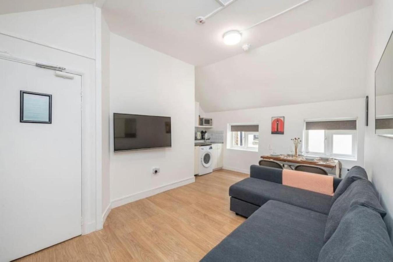 The Cutesy - Fitzrovia - By Frankie Says Apartment Лондон Екстериор снимка
